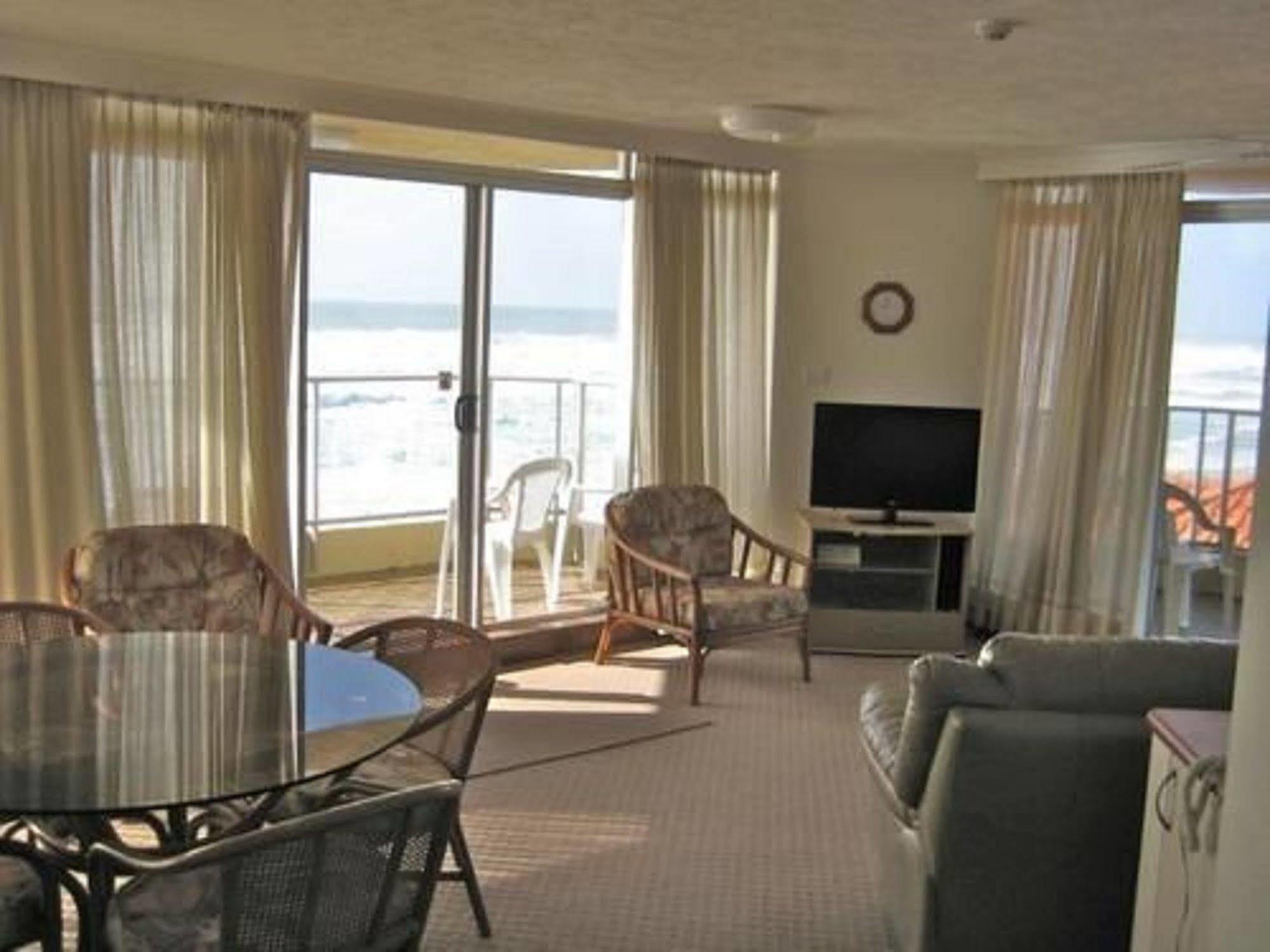 Foreshore Beachfront Apartments Gold Coast Exterior photo